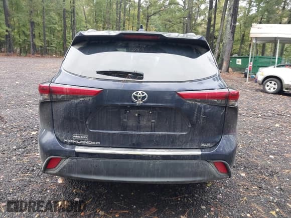 ✅ 2023 Toyota Highlander LE • VIN: 5TDKDRAH5PS020483 • Lot: 43413222. Listed on IAAI with 68,319 mi. Free auction sales archive from the USA and detailed vehicle history report at DreamBid. Image 15.