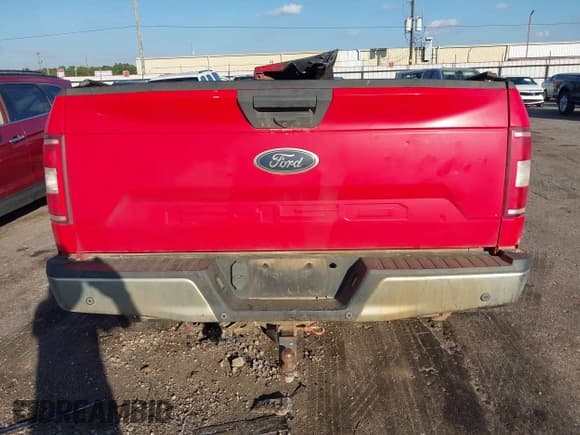 ✅ 2018 Ford F-150 XL • VIN: 1FTMF1CB7JKC16386 • Lot: 43542808. Wystawiony na IAAI z przebiegiem Nie podano. Bezpłatny archiwum sprzedaży aukcyjnych z USA i szczegółowy raport historii pojazdu na DreamBid. Zdjęcie 15.
