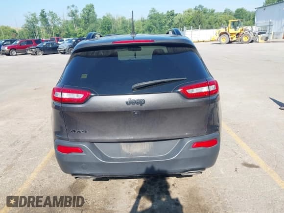 ✅ 2017 Jeep Cherokee Limited • VIN: 1C4PJMDS8HW552093 • Lot: 42746765. Wystawiony na IAAI z przebiegiem 112 124 mil. Bezpłatny archiwum sprzedaży aukcyjnych z USA i szczegółowy raport historii pojazdu na DreamBid. Zdjęcie 16.
