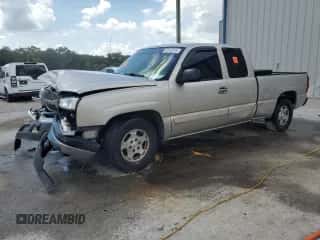2004 Chevrolet Silverado 1500 LS с VIN 2GCEC19T841256770, выставлен на аукционе Copart как лот 61913374 с пробегом 277 413 миль миль и Списание • Salvage title. История ставок и продаж доступна на DreamBid. Изображение 1.