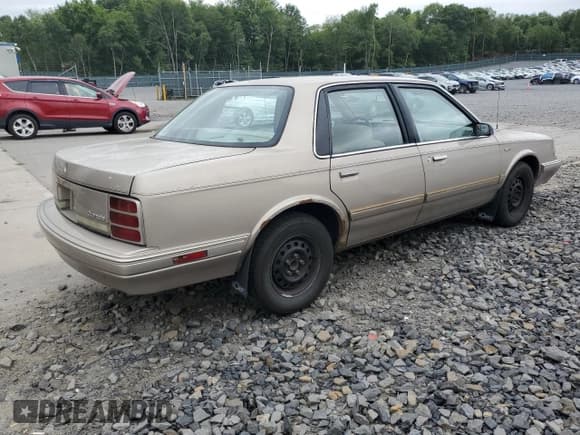 ✅ 1996 Oldsmobile Cutlass Ciera 1SA VX5 • VIN: 1G3AJ55MXT6358881 • Lot: 69591685. Wystawiony na Copart z przebiegiem 178 190 mil. Bezpłatny archiwum sprzedaży aukcyjnych z USA i szczegółowy raport historii pojazdu na DreamBid. Zdjęcie 3.