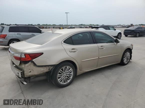 ✅ 2016 Lexus ES 330 • VIN: 58ABK1GG7GU001892 • Lot: 53552085. Wystawiony na Copart z przebiegiem 84 554 mil. Bezpłatny archiwum sprzedaży aukcyjnych z USA i szczegółowy raport historii pojazdu na DreamBid. Zdjęcie 3.