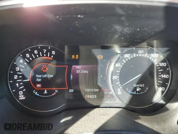 ✅ 2016 Lincoln MKC Reserve • VIN: 5LMTJ3DH2GUJ23385 • Lot: 92206785. Wystawiony na Copart z przebiegiem 70 510 mil. Bezpłatny archiwum sprzedaży aukcyjnych z USA i szczegółowy raport historii pojazdu na DreamBid. Zdjęcie 9.