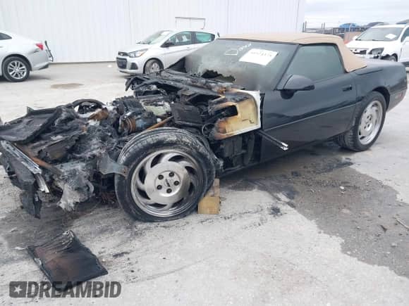 ✅ 1994 Chevrolet Corvette • VIN: 1G1YY32PXR5119898 • Lot: 41524375. Wystawiony na IAAI z przebiegiem Nie podano. Bezpłatny archiwum sprzedaży aukcyjnych z USA i szczegółowy raport historii pojazdu na DreamBid. Zdjęcie 2.
