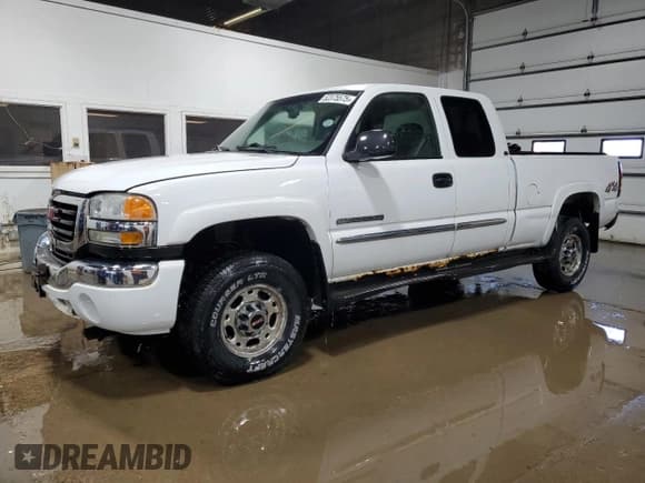 ✅ 2007 GMC Sierra 2500HD SLE1 • VIN: 1GTHK29U47E145120 • Лот: 52375575. Опубликован ранее на Copart с пробегом 71 107 миль. Бесплатный доступ к архиву аукционных продаж из США и подробный отчёт об истории автомобиля на DreamBid. Изображение 1.