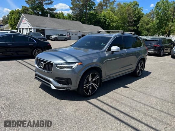 ✅ 2019 Volvo XC90 R-Design • VIN: YV4A22PM9K1440828 • Lot: 58994785. Wystawiony na Copart z przebiegiem 153 481 mil. Bezpłatny archiwum sprzedaży aukcyjnych z USA i szczegółowy raport historii pojazdu na DreamBid. Zdjęcie 1.