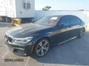 ✅ 2016 BMW 7 Series 750i • VIN: WBA7F0C56GGL99287 • Lot: 43749141. Wystawiony na IAAI z przebiegiem 102 726 mil. Bezpłatny archiwum sprzedaży aukcyjnych z USA i szczegółowy raport historii pojazdu na DreamBid. Zdjęcie 2.