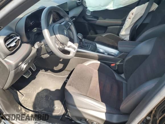 2023 Dodge Hornet GT Plus z VIN ZACNDFBN2P3A03046, wystawiony jako Copart lot #58782335 z przebiegiem 29 368 mil mil oraz Czysty tytuł • Clean title. Historia ofert i sprzedaży dostępna na DreamBid. Obrazek 7.