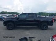 ✅ 2020 Chevrolet Silverado 1500 LT Trail Boss • VIN: 1GCPYFED6LZ181417 • Lot: 42989002. Wystawiony na IAAI z przebiegiem 104 694 mil. Bezpłatny archiwum sprzedaży aukcyjnych z USA i szczegółowy raport historii pojazdu na DreamBid. Zdjęcie 14.