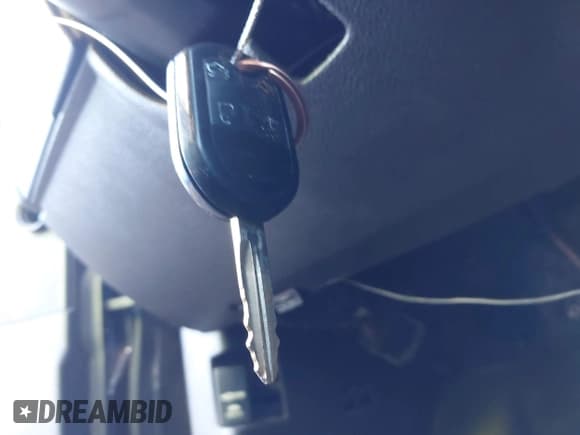 ✅ 2014 Ford Mustang V6 • VIN: 1ZVBP8AM4E5266052 • Лот: 43785626. Опубликован ранее на IAAI с пробегом 136 836 миль. Бесплатный доступ к архиву аукционных продаж из США и подробный отчёт об истории автомобиля на DreamBid. Изображение 11.