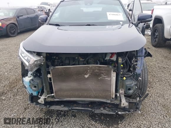 ✅ 2021 Toyota RAV4 XLE • VIN: 2T3W1RFV2MW172501 • Lot: 43486863. Wystawiony na IAAI z przebiegiem 50 746 mil. Bezpłatny archiwum sprzedaży aukcyjnych z USA i szczegółowy raport historii pojazdu na DreamBid. Zdjęcie 6.