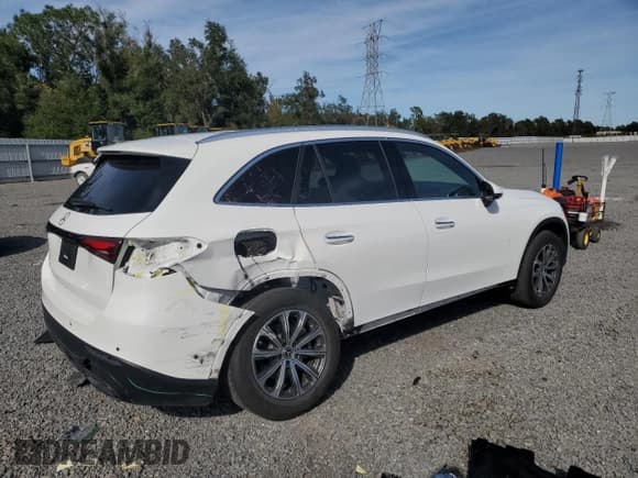 ✅ 2024 Mercedes-Benz GLC 300 • VIN: W1NKM4GB6RF129312 • Lot: 91671115. Wystawiony na Copart z przebiegiem 23 141 mil. Bezpłatny archiwum sprzedaży aukcyjnych z USA i szczegółowy raport historii pojazdu na DreamBid. Zdjęcie 3.