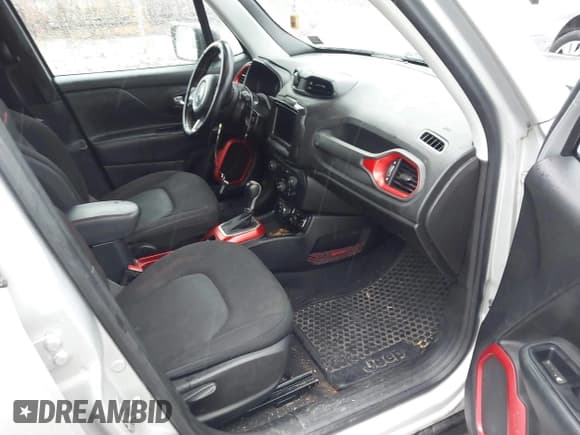 ✅ 2018 Jeep Renegade Trailhawk • VIN: ZACCJBCB8JPJ02478 • Lot: 43793592. Wystawiony na IAAI z przebiegiem 102 846 mil. Bezpłatny archiwum sprzedaży aukcyjnych z USA i szczegółowy raport historii pojazdu na DreamBid. Zdjęcie 5.