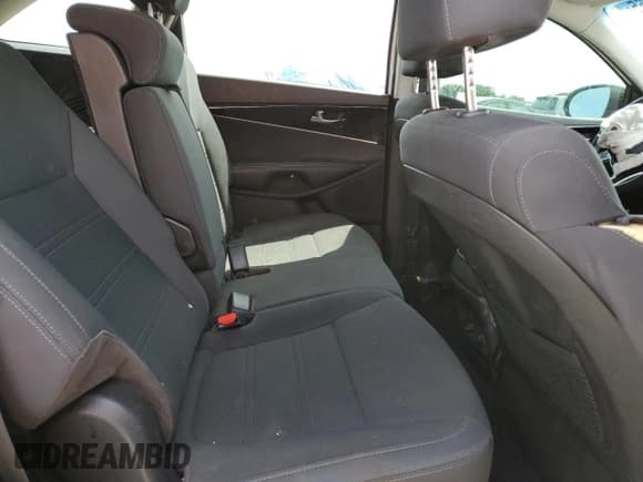 ✅ 2020 Kia Sorento S • VIN: 5XYPG4A54LG699076 • Lot: 61855865. Wystawiony na Copart z przebiegiem 120 137 mil. Bezpłatny archiwum sprzedaży aukcyjnych z USA i szczegółowy raport historii pojazdu na DreamBid. Zdjęcie 11.