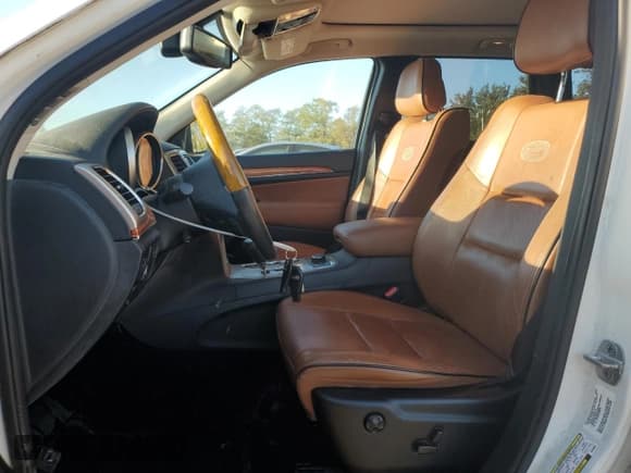 ✅ 2012 Jeep Grand Cherokee Overland • VIN: 1C4RJFCG3CC345994 • Lot: 86448425. Listed on Copart with 126,138 mi. Free auction sales archive from the USA and detailed vehicle history report at DreamBid. Image 7.