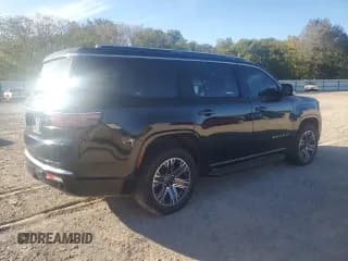 ✅ 2023 Jeep Wagoneer • VIN: 1C4SJVAT6PS507379 • Lot: 90894625. Wystawiony na Copart z przebiegiem 81 440 mil. Bezpłatny archiwum sprzedaży aukcyjnych z USA i szczegółowy raport historii pojazdu na DreamBid. Zdjęcie 3.