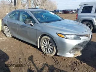 ✅ 2020 Toyota Camry LE • VIN: 4T1C11BK8LU016096 • Lot: 41150009. Wystawiony na IAAI z przebiegiem 156 038 mil. Bezpłatny archiwum sprzedaży aukcyjnych z USA i szczegółowy raport historii pojazdu na DreamBid. Zdjęcie 1.