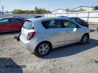2015 Chevrolet Sonic LT с VIN 1G1JC6SG3F4102721, выставлен на аукционе Copart как лот 74031674 с пробегом 107 763 миль миль и Списание • Salvage title. История ставок и продаж доступна на DreamBid. Изображение 3.