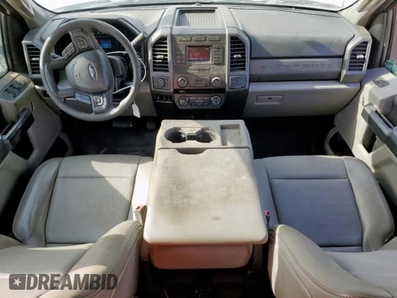 ✅ 2018 Ford F-250 XL • VIN: 1FT7X2A60JEC55485 • Лот: 52981315. Опубликован ранее на Copart с пробегом 123 611 миль. Бесплатный доступ к архиву аукционных продаж из США и подробный отчёт об истории автомобиля на DreamBid. Изображение 8.