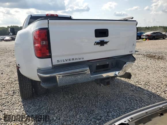 2017 Chevrolet Silverado 3500HD LTZ с VIN 1GC4K0EY2HF228603, выставлен на аукционе Copart как лот 67511545 с пробегом 111 898 миль миль и Списание • Salvage title. История ставок и продаж доступна на DreamBid. Изображение 6.