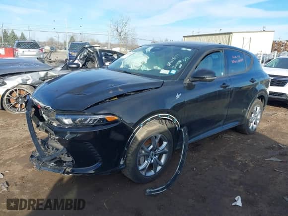 2024 Dodge Hornet R/T with VIN ZACPDFCW9R3A33499, listed as a IAAI auction lot 41876780 with 31,883 mi miles and . Bid and sale history available at DreamBid. Image 16.