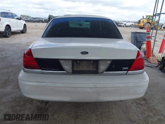 ✅ 2011 Ford Crown Victoria LX • VIN: 2FABP7EV2BX170338 • Лот: 42615196. Опубликован ранее на IAAI с пробегом 160 417 миль. Бесплатный доступ к архиву аукционных продаж из США и подробный отчёт об истории автомобиля на DreamBid. Изображение 16.