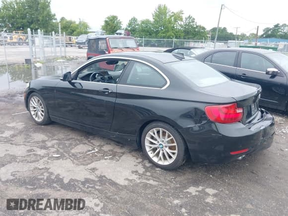 ✅ 2014 BMW 2 Series 228i • VIN: WBA1F5C50EVW97894 • Lot: 42938595. Wystawiony na IAAI z przebiegiem 91 109 mil. Bezpłatny archiwum sprzedaży aukcyjnych z USA i szczegółowy raport historii pojazdu na DreamBid. Zdjęcie 3.