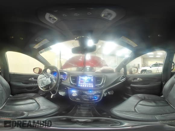 ✅ 2020 Chrysler Pacifica Launch Edition • VIN: 2C4RC3BG8LR270954 • Лот: 66832365. Опубликован ранее на Copart с пробегом 57 148 миль. Бесплатный доступ к архиву аукционных продаж из США и подробный отчёт об истории автомобиля на DreamBid. Изображение 16.