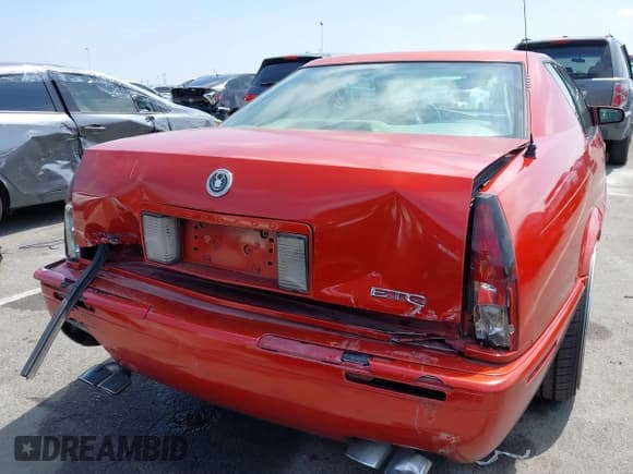 ✅ 1999 Cadillac Eldorado Touring • VIN: 1G6ET1290XU611439 • Lot: 42707144. Listed on IAAI with 127,046 mi. Free auction sales archive from the USA and detailed vehicle history report at DreamBid. Image 6.