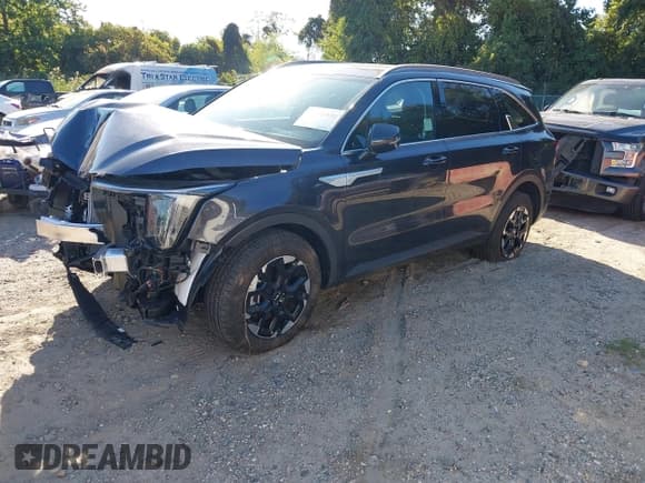 ✅ 2025 Kia Sorento S • VIN: 5XYRL4JC0SG362342 • Lot: 43345935. Wystawiony na IAAI z przebiegiem 3 676 mil. Bezpłatny archiwum sprzedaży aukcyjnych z USA i szczegółowy raport historii pojazdu na DreamBid. Zdjęcie 2.