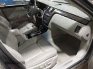 ✅ 2010 Cadillac DTS 1SC • VIN: 1G6KD5EY9AU130316 • Lot: 42682717. Wystawiony na IAAI z przebiegiem 172 966 mil. Bezpłatny archiwum sprzedaży aukcyjnych z USA i szczegółowy raport historii pojazdu na DreamBid. Zdjęcie 5.