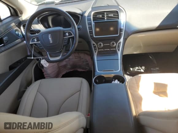 ✅ 2019 Lincoln Nautilus Reserve • VIN: 2LMPJ6LP8KBL40733 • Lot: 58842275. Wystawiony na Copart z przebiegiem 39 690 mil. Bezpłatny archiwum sprzedaży aukcyjnych z USA i szczegółowy raport historii pojazdu na DreamBid. Zdjęcie 8.