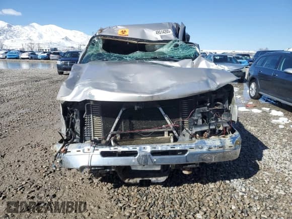 ✅ 2006 Chevrolet Silverado 2500HD LT1 • VIN: 1GCHK23D66F186303 • Lot: 49514205. Wystawiony na Copart z przebiegiem Nie podano. Bezpłatny archiwum sprzedaży aukcyjnych z USA i szczegółowy raport historii pojazdu na DreamBid. Zdjęcie 5.