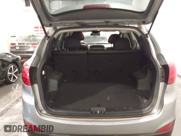 2011 Hyundai Tucson GLS z VIN KM8JU3AC7BU262415, wystawiony jako IAAI lot #43439786 z przebiegiem 88 234 mil mil oraz . Historia ofert i sprzedaży dostępna na DreamBid. Obrazek 17.