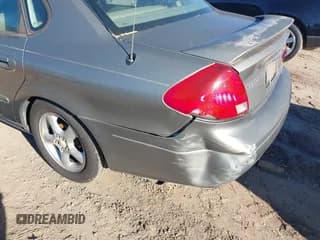 ✅ 2003 Ford Taurus SES Standard • VIN: 1FAFP55U53A244634 • Lot: 43777661. Wystawiony na IAAI z przebiegiem 214 208 mil. Bezpłatny archiwum sprzedaży aukcyjnych z USA i szczegółowy raport historii pojazdu na DreamBid. Zdjęcie 6.