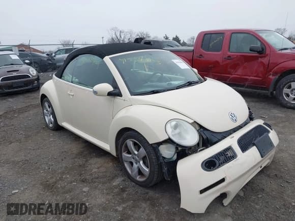 ✅ 2006 Volkswagen Beetle • VIN: 3VWSF31Y16M318144 • Лот: 41554903. Опубликован ранее на IAAI с пробегом 126 984 миль. Бесплатный доступ к архиву аукционных продаж из США и подробный отчёт об истории автомобиля на DreamBid. Изображение 1.
