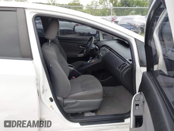 ✅ 2014 Toyota Prius Four • VIN: JTDKN3DU0E0391621 • Lot: 42774971. Wystawiony na IAAI z przebiegiem 117 663 mil. Bezpłatny archiwum sprzedaży aukcyjnych z USA i szczegółowy raport historii pojazdu na DreamBid. Zdjęcie 5.