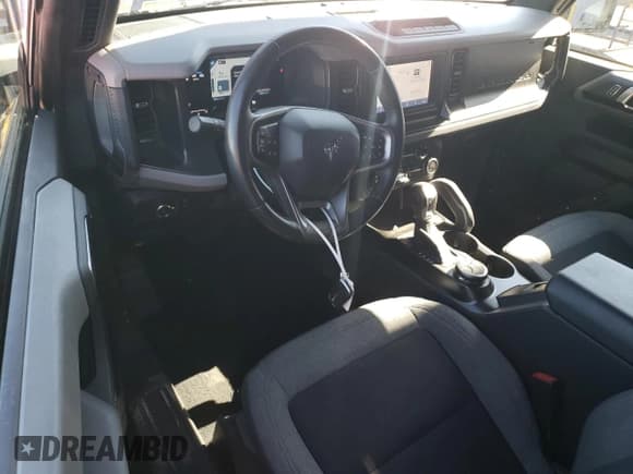 ✅ 2021 Ford Bronco • VIN: 1FMDE5CH0MLA60295 • Лот: 77109024. Опубликован ранее на Copart с пробегом 12 804 миль. Бесплатный доступ к архиву аукционных продаж из США и подробный отчёт об истории автомобиля на DreamBid. Изображение 8.