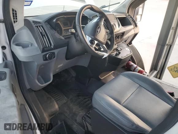 ✅ 2017 Ford Transit • VIN: 1FDES8PMXHKB19208 • Лот: 72480604. Опубликован ранее на Copart с пробегом Не указан. Бесплатный доступ к архиву аукционных продаж из США и подробный отчёт об истории автомобиля на DreamBid. Изображение 8.