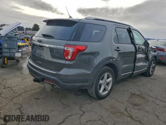 ✅ 2018 Ford Explorer XLT • VIN: 1FM5K7D89JGB04306 • Lot: 95995465. Wystawiony na Copart z przebiegiem 153 674 mil. Bezpłatny archiwum sprzedaży aukcyjnych z USA i szczegółowy raport historii pojazdu na DreamBid. Zdjęcie 3.