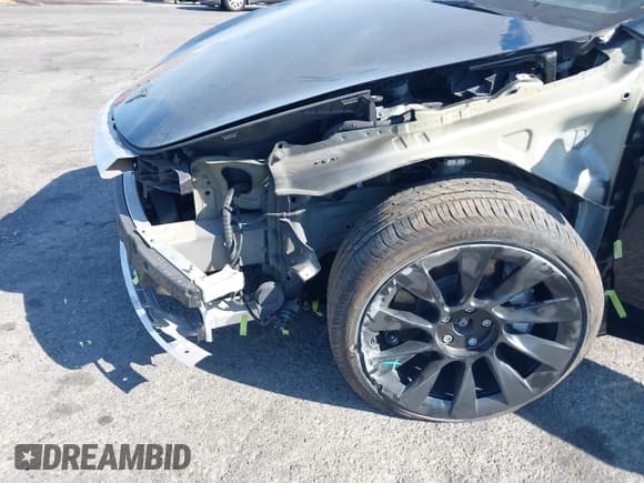 ✅ 2023 Tesla Model Y Long Range • VIN: 7SAYGAEE5PF879096 • Лот: 43230827. Опубликован ранее на IAAI с пробегом 25 665 миль. Бесплатный доступ к архиву аукционных продаж из США и подробный отчёт об истории автомобиля на DreamBid. Изображение 6.