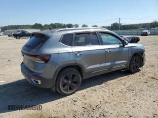 ✅ 2025 Volkswagen Taos SE • VIN: 3VVEC7B28SM008515 • Lot: 85345905. Listed on Copart with 7,038 mi. Free auction sales archive from the USA and detailed vehicle history report at DreamBid. Image 3.