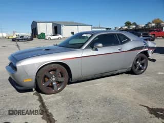✅ 2014 Dodge Challenger SXT • VIN: 2C3CDYAG5EH139561 • Lot: 81913514. Wystawiony na Copart z przebiegiem 112 020 mil. Bezpłatny archiwum sprzedaży aukcyjnych z USA i szczegółowy raport historii pojazdu na DreamBid. Zdjęcie 1.
