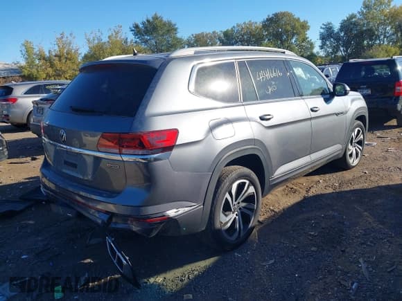 ✅ 2022 Volkswagen Atlas SEL Premium R-Line • VIN: 1V2FR2CAXNC518718 • Lot: 43416616. Listed on IAAI with 64,917 mi. Free auction sales archive from the USA and detailed vehicle history report at DreamBid. Image 4.