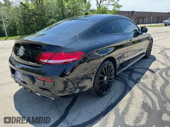 ✅ 2018 Mercedes-Benz C 300 • VIN: WDDWJ4KB3JF659952 • Lot: 84641285. Wystawiony na Copart z przebiegiem 75 586 mil. Bezpłatny archiwum sprzedaży aukcyjnych z USA i szczegółowy raport historii pojazdu na DreamBid. Zdjęcie 4.