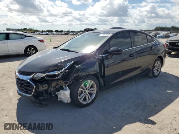 ✅ 2019 Chevrolet Cruze LT • VIN: 1G1BE5SM0K7125641 • Лот: 91841925. Опубликован ранее на Copart с пробегом 68 980 миль. Бесплатный доступ к архиву аукционных продаж из США и подробный отчёт об истории автомобиля на DreamBid. Изображение 1.