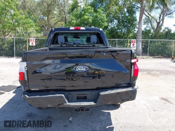 ✅ 2024 Ford F-150 Lightning Flash • VIN: 1FT6W3L71RWG32177 • Lot: 42513970. Listed on IAAI with 8,203 mi. Free auction sales archive from the USA and detailed vehicle history report at DreamBid. Image 16.