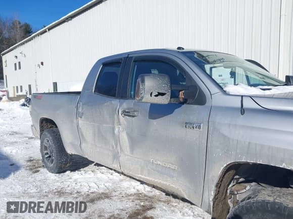 ✅ 2015 Toyota Tundra SR • VIN: 5TFUY5F14FX485993 • Lot: 41599461. Listed on IAAI with 197,547 mi. Free auction sales archive from the USA and detailed vehicle history report at DreamBid. Image 6.