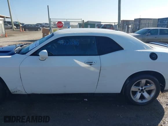 ✅ 2010 Dodge Challenger SE • VIN: 2B3CJ4DV0AH255284 • Lot: 41221686. Wystawiony na IAAI z przebiegiem Nie podano. Bezpłatny archiwum sprzedaży aukcyjnych z USA i szczegółowy raport historii pojazdu na DreamBid. Zdjęcie 13.