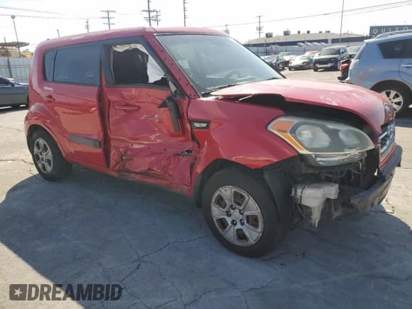 ✅ 2013 Kia Soul • VIN: KNDJT2A57D7579373 • Lot: 82697335. Wystawiony na Copart z przebiegiem 277 126 mil. Bezpłatny archiwum sprzedaży aukcyjnych z USA i szczegółowy raport historii pojazdu na DreamBid. Zdjęcie 4.